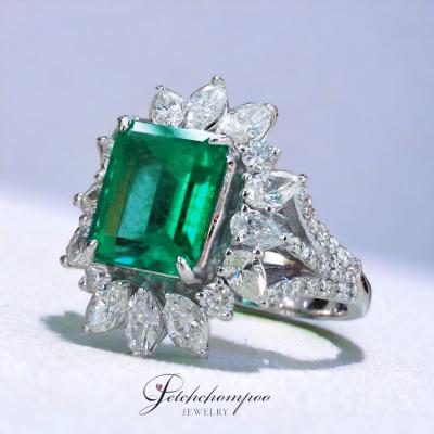 [29396] 3.87 carat Vivid green Colombia emerald with diamond ring  189,000 