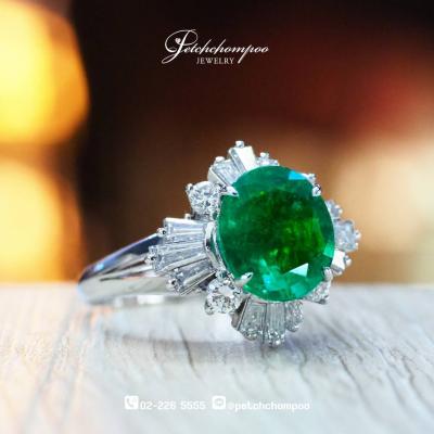 [29699] 3.14 carat Colombia emerald with diamond ring  99,000 