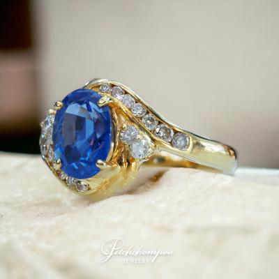 [29064] 2.20 carat sapphire ring with diamonds  29,000 