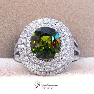 [29349] 3.75 carat Thailand green sapphire with diamond ring  89,000 