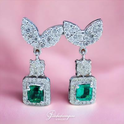 [29158] Colombia emerald with diamond earring  49,000 