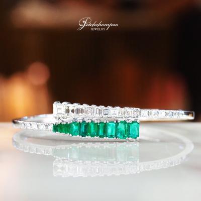 [29465] Emerald and diamond bangle  179,000 