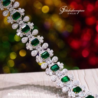 [29802] 15 carat Zambia emerald and diamond bracelet  690,000 