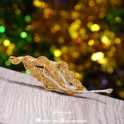 [29827] Leaf-Inspired Diamond Brooch 10.53 Carats – Nature’s Elegance in Jewelry  499,000 