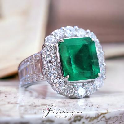 [29249] Colombia emerald with diamond ring  189,000 