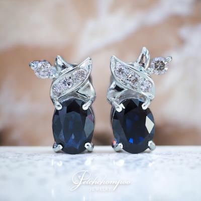 [29106] Blue sapphire with diamond earring  29,000 