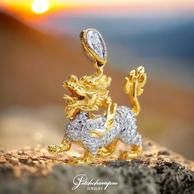 [29548] Gold Kirin with diamond pendant  49,000 